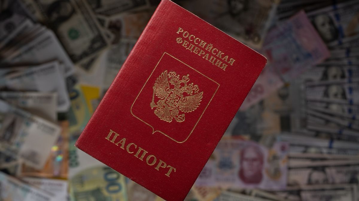Kreml přestává věřit lidem z vyšších vrstev. Zabavují pasy manažerům státních firem